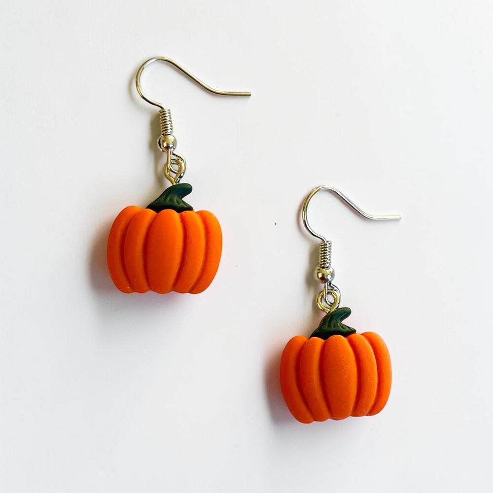 Small Pumpkin Earring